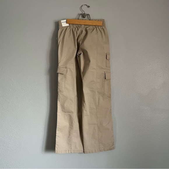 Feisty Curvy Low Rise Relaxed Cargo Pants - Tan - Picture 2 of 8